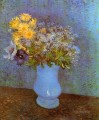 Vase mit Flieder Gänseblümchen und Anemonen Vincent van Gogh